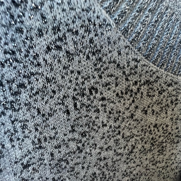 Express: Shimmering long sleeve shirt. NWT - Picture 4 of 4